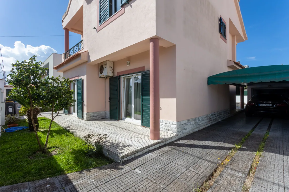 Garagem e estacionamento da moradia