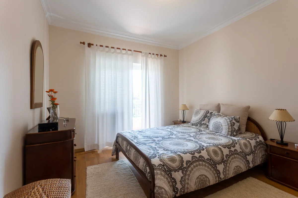 Quarto com luz natural