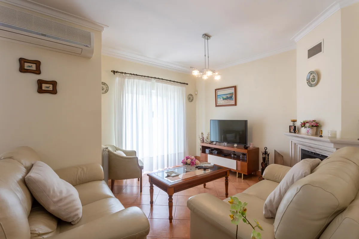 Sala de estar com luz natural