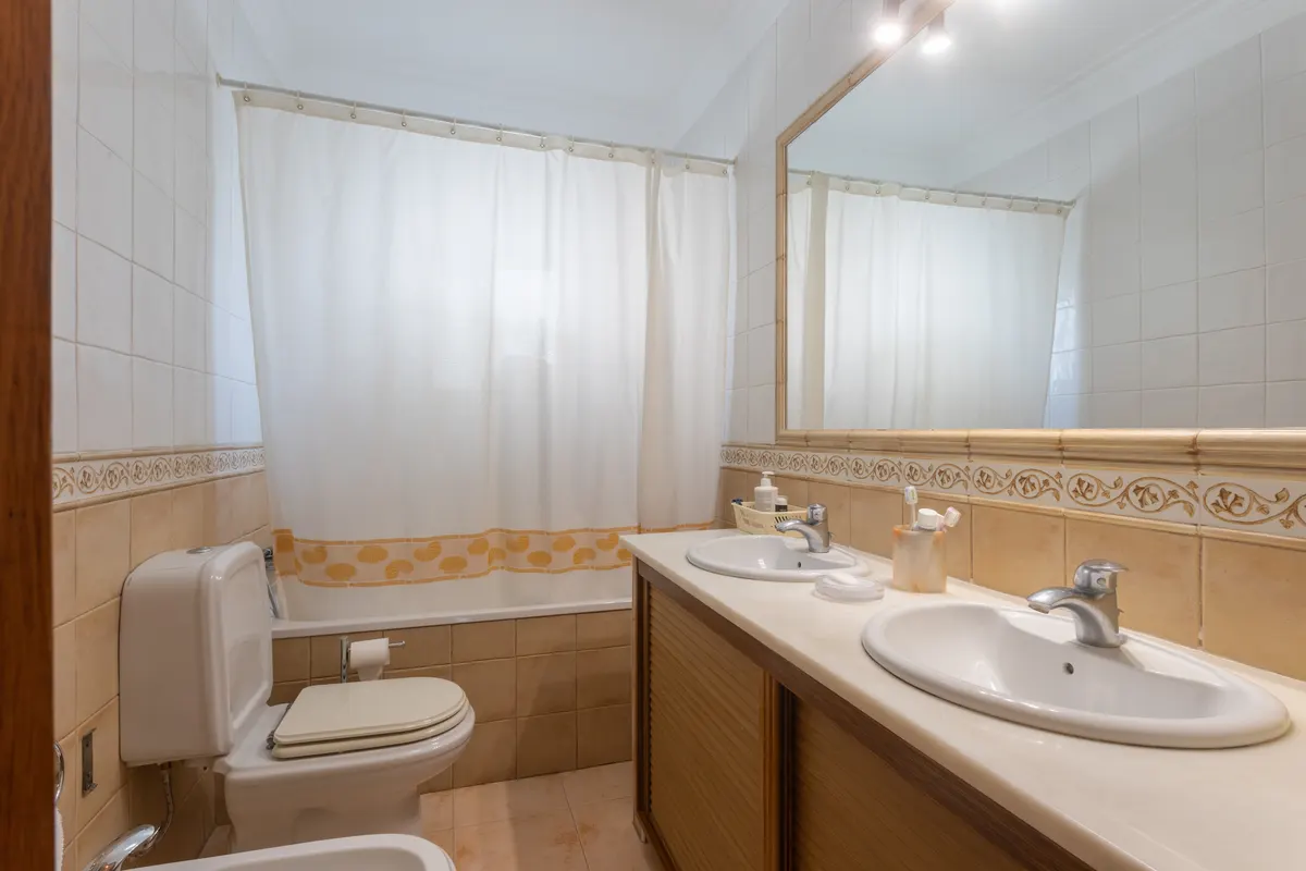 Casa de banho da suite com duas cubas
